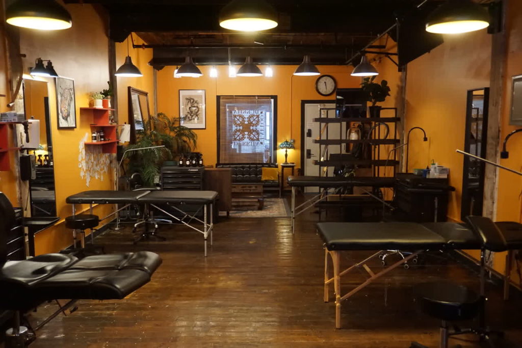 How to Choose Top Quality Chairs for a Tattoo Parlour