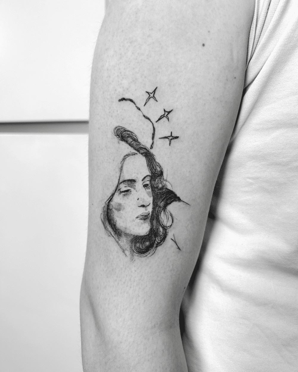 Tattoo Artist Mane Dias Hand Tattoo